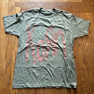 Korn Logo Graphic T-Shirt Green Distressed Nu Metal Band Tee‎ (Medium, 2010s)